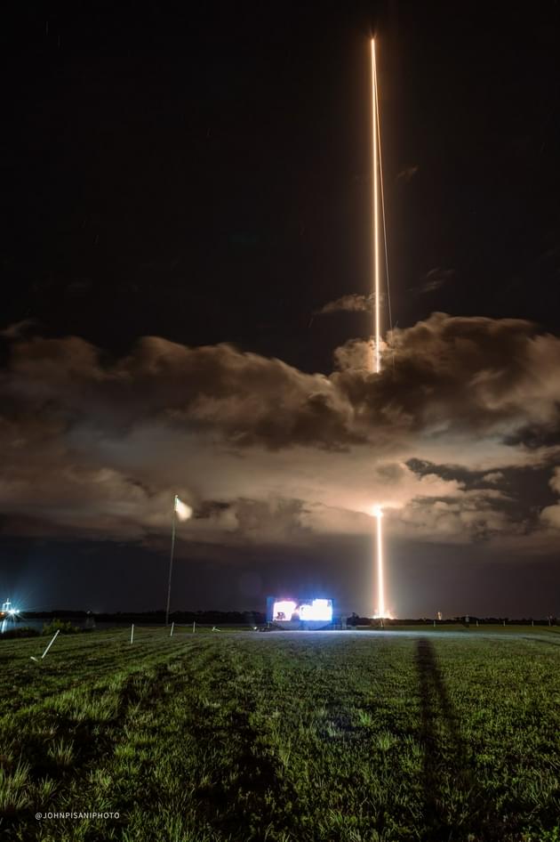 宇宙神五号火箭搭载着露西号升空