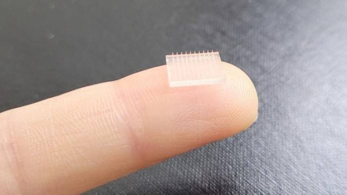 microneedles-on-vaccine-patch.jpg