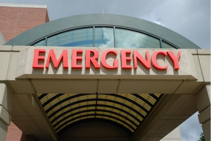 hospital_emergency_room_entrance_sign_emergency_medical_health_room-510358.jpg!d.jpg