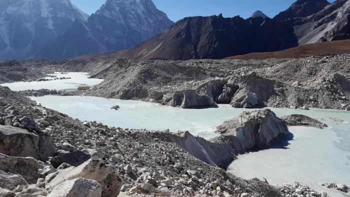 Khumbu-Pond-Chain-scaled.jpg