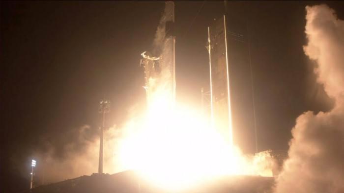 SpaceX-Falcon-9-Cargo-Dragon-Liftoff.jpg