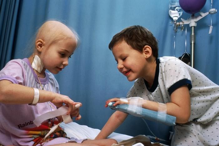 1599px-Pediatric_patients_receiving_chemotherapy.jpg