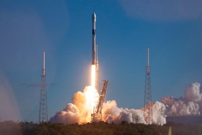 SpaceX-Falcon-9-GPS-III-2-launch-pad-40-on-Cape-Canaveral-Air-Force-Station.jpg