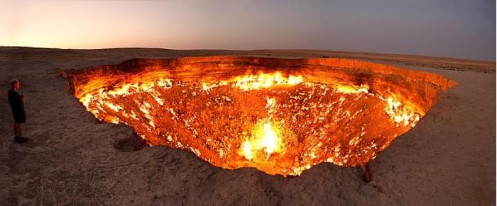 Darvasa_gas_crater_panorama_crop.jpg