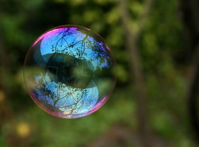 1600px-Reflection_in_a_soap_bubble_edit.jpg