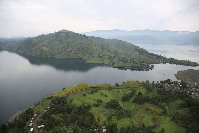 800px-Lake_Kivu_(20875703429).jpg