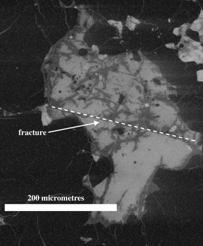 Fractured-Phosphate-Mineral-777x939.jpg