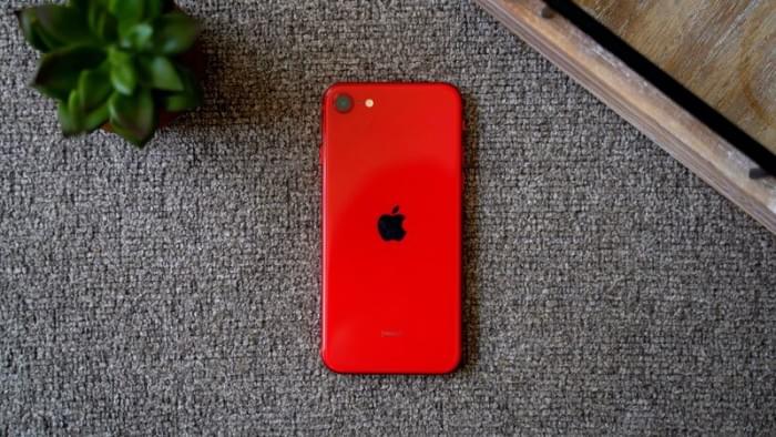 iphoneseback.jpg