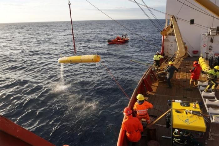 Recovery-of-MBARI-Autonomous-Underwater-Vehicle-777x518.jpg