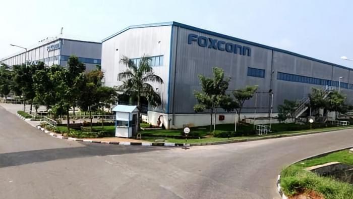 47467-92639-46275-90150-000-lead-Foxconn-xl-xl.jpg