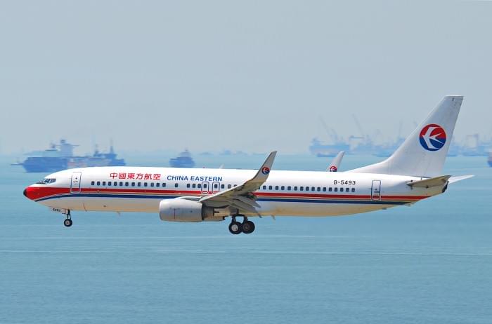 China_Eastern_Airlines_Boeing_737-800;_B-5493@HKG;04.08.2011_615rm_(6207496947).jpg