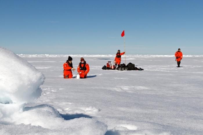 Sampling-Arctic-Sea-Ice-2048x1365.jpg