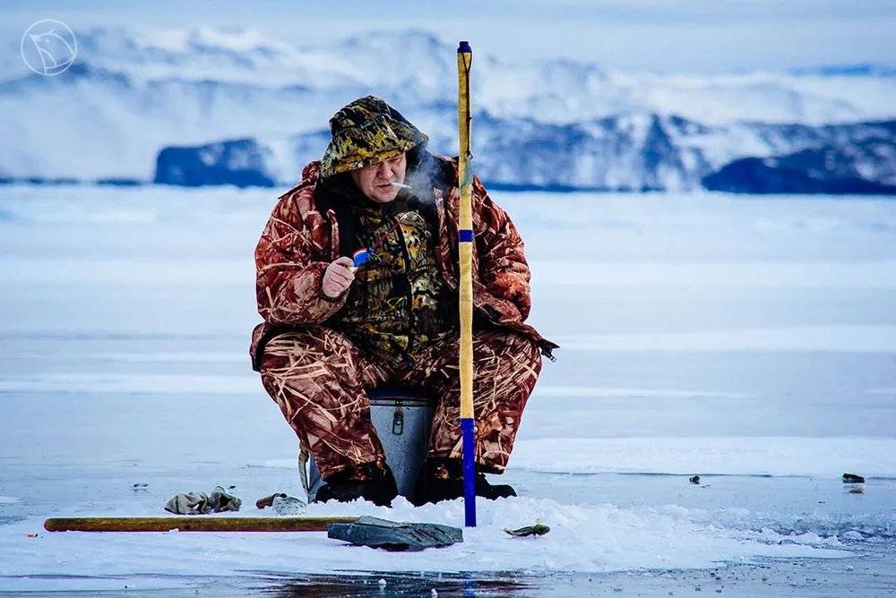 西伯利亚的冰钓者<br>