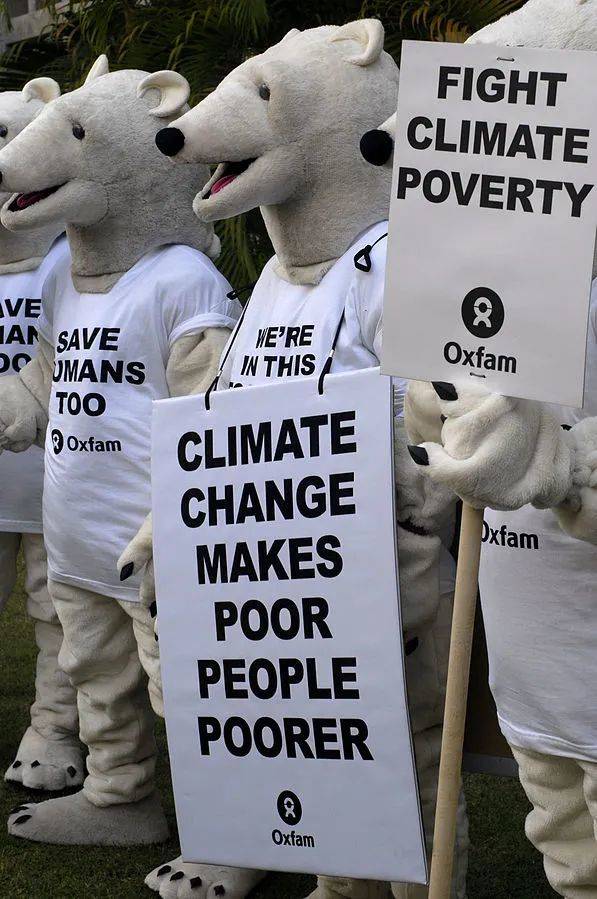气候贫困 | Wikimedia Commons, Oxfam International / CC BY 2.0 (https://creativecommons.org/licenses/by/2.0) 
