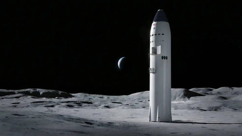 星舰着陆月球想象图， 出舱口距离地面的高度确实需要一部电梯 | teslarati.com