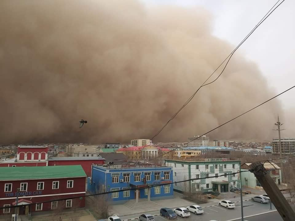 ● 3月13-15日的蒙古国沙尘暴实拍 / 蒙古国国家紧急事务管理局网站<br>