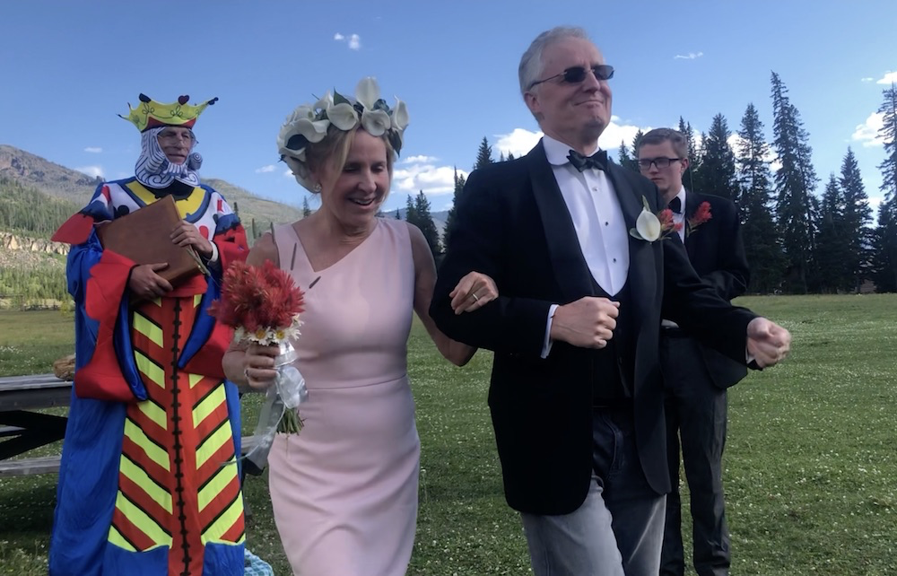 2020年7月，费舍尔与作家约翰·蒂尔尼（John Tierney）办了一场小型的婚礼。——大卫·诺特（David Nott）