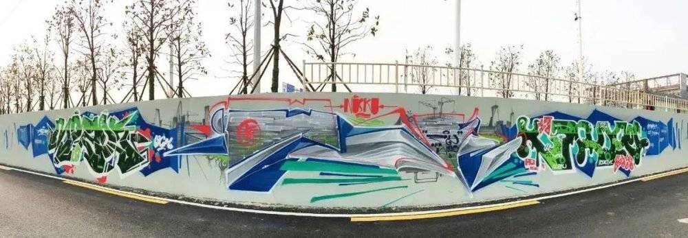 2017，Ray在武汉鹦鹉大道的涂鸦作品。/重溯街头<br>