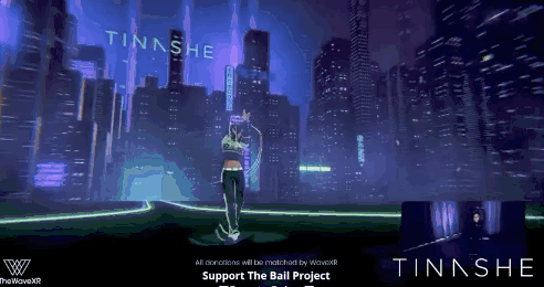 Tinashe虚拟人演唱会，右下角显示真人同步进行动作捕捉和演唱 