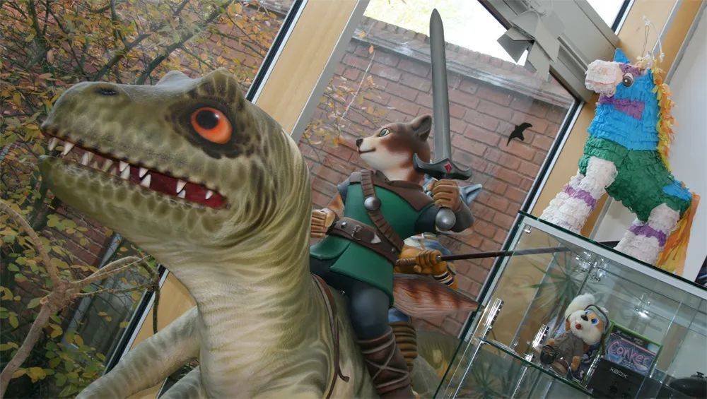 《恐龙星球》的雕塑曾摆放在Rare的英国总部<br>