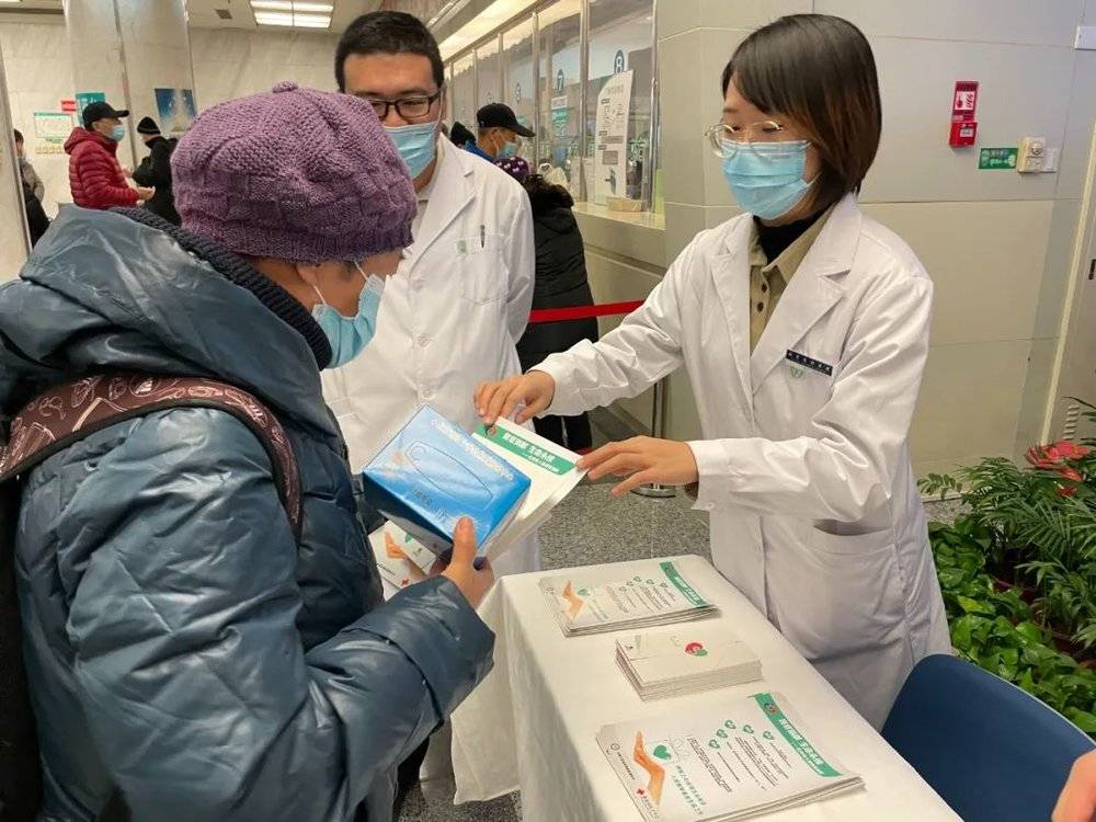 2020年，佟鑫在北京友谊医院器官捐献日活动上<br>