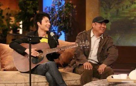  2010年，李诚儒与儿子李大海在《非常静距离》节目同台<br>