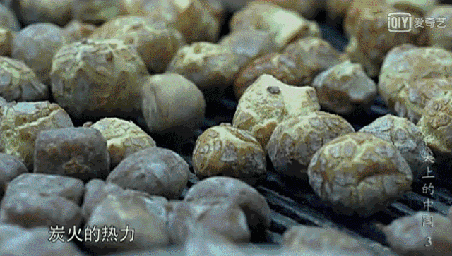 烧豆腐，来源：纪录片《舌尖上的中国》<br>