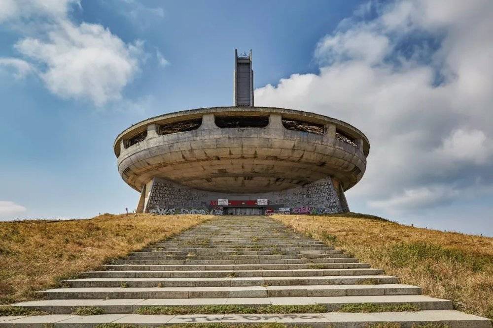 保加利亚的冰封纪念碑/unsplash<br>