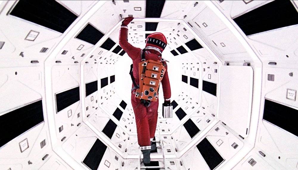 库布里克导演的《2001太空漫游》也出现过宇航员被“冷冻”以保持活力 / 图片来源：《2001太空漫游》<br>