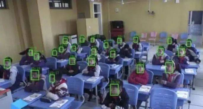 教室AI摄像头画面（图片来自网络）<br>