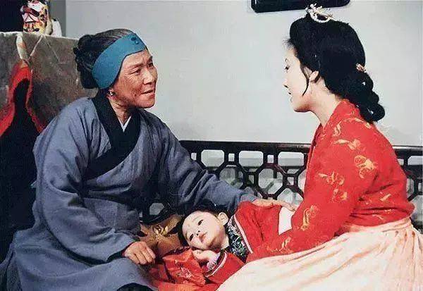 刘姥姥与王熙凤。来源/87版《红楼梦》剧照<br>