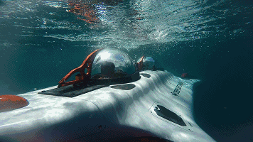 △在海底飞行的观光潜器Deepflight Dragon