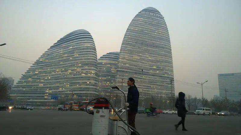 2015年，坚果兄弟在北京收集雾霾。图片：受访者