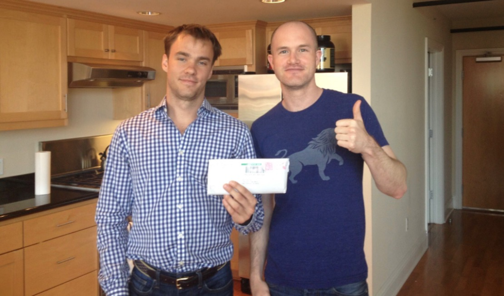 2012年Brian Armstrong（右）和Fred·Ehrsam（左）在旧金山公寓里创办Coinbase<br label=图片备注 class=text-img-note>
