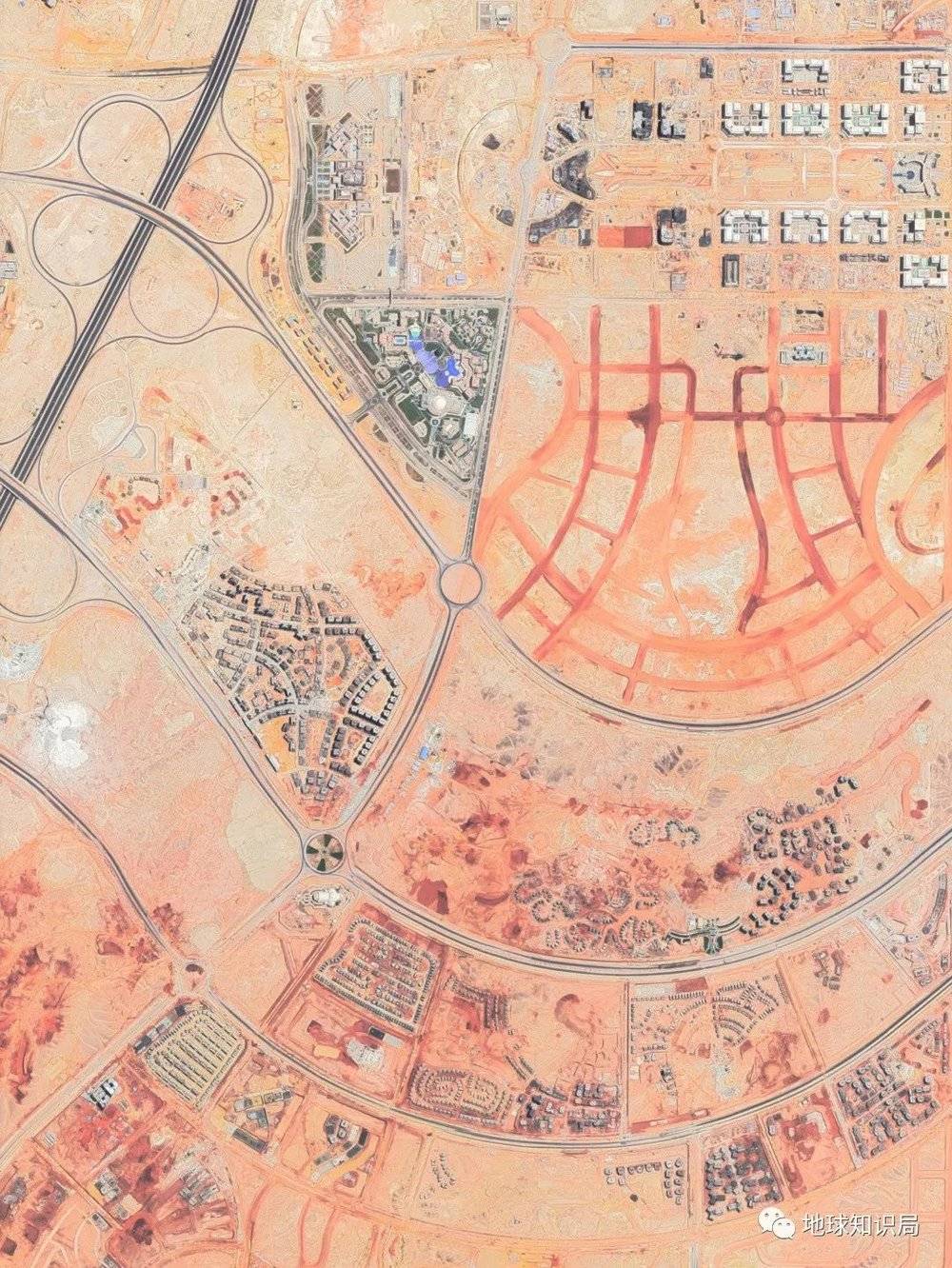 沙漠里可以随意规划，但要形成真正的城市很难（还没建成的区块，图：google map）