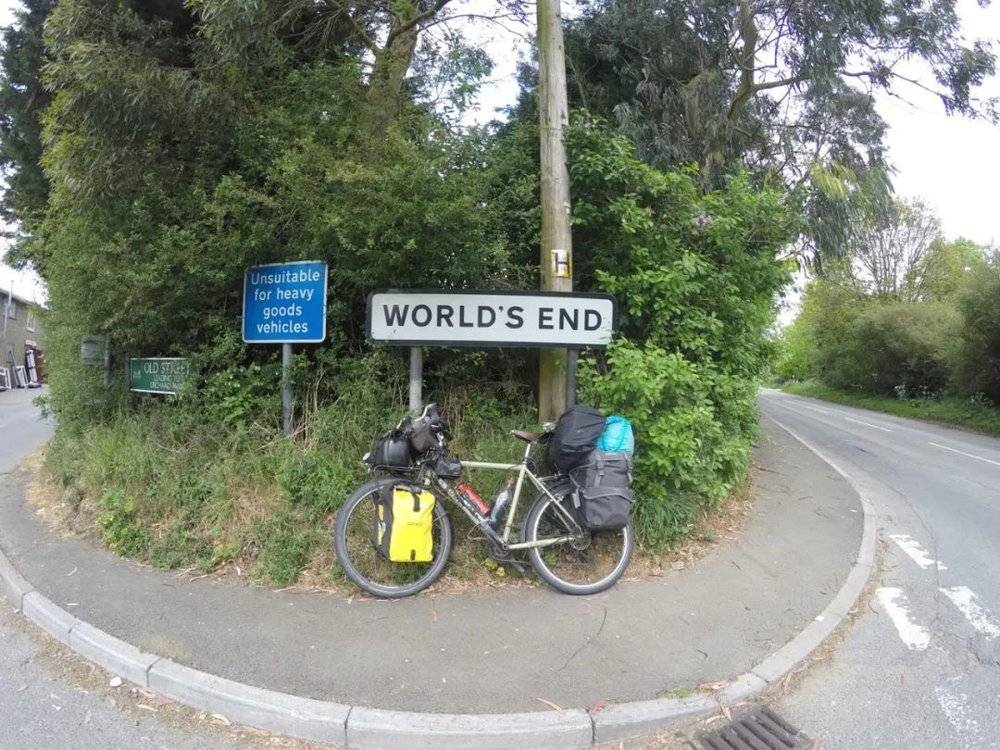 在英国的“世界尽头”，给自行车拍了照<br>