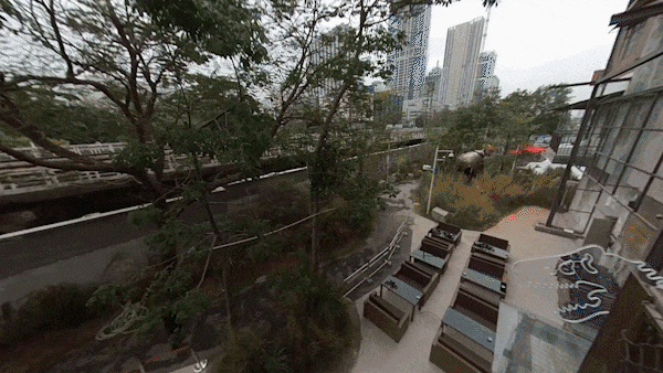 室外平台与铁轨的场景互动 图源：彼山<br>