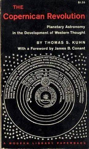 《哥白尼革命》第一版封面，1957年（来源：timetoast.com）<br>