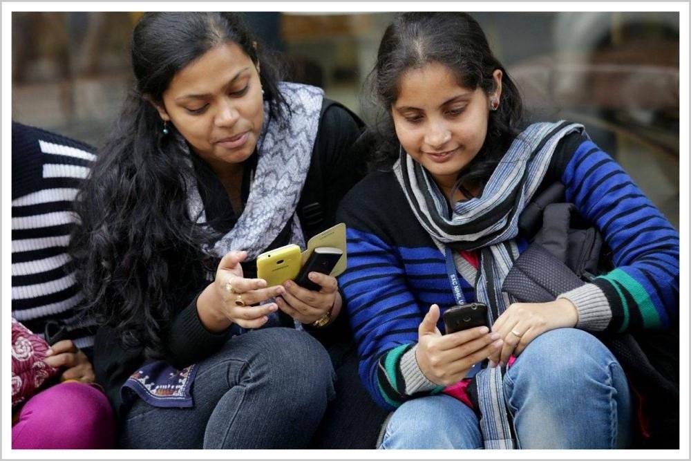 手机在印度变得越来越普及，图片来源：Forever news