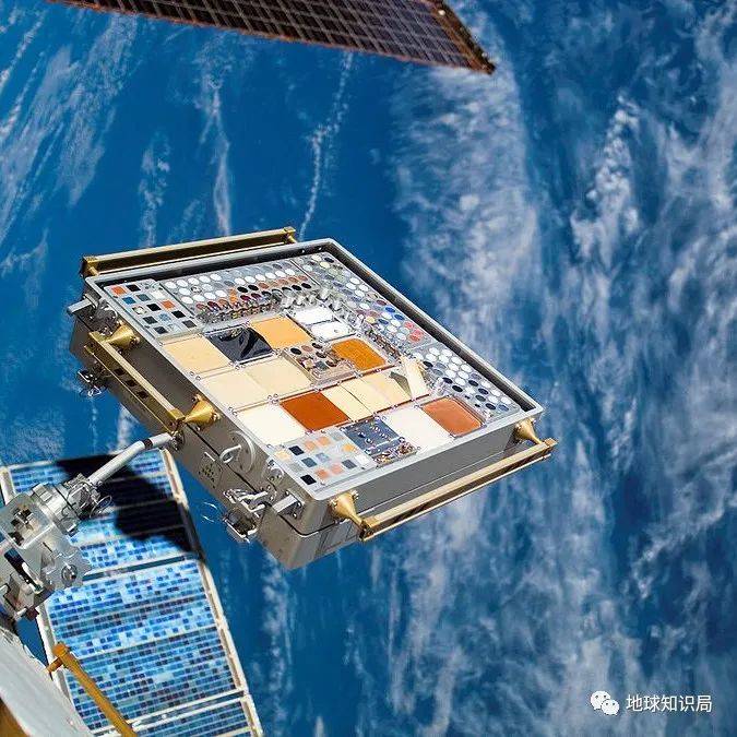 在国际空间站外部进行的材料实验，是一项关于不同材料暴露在太空环境中的信息收集实验