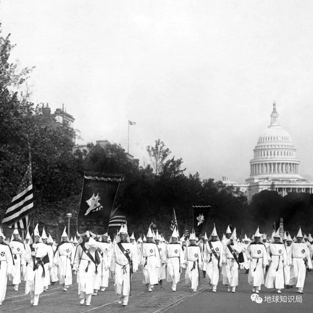 前有3K党华盛顿游行，今有特朗普支持者冲击国会山，白人至上的思想和移民大国的追求过于冲突了（图：Wiki）