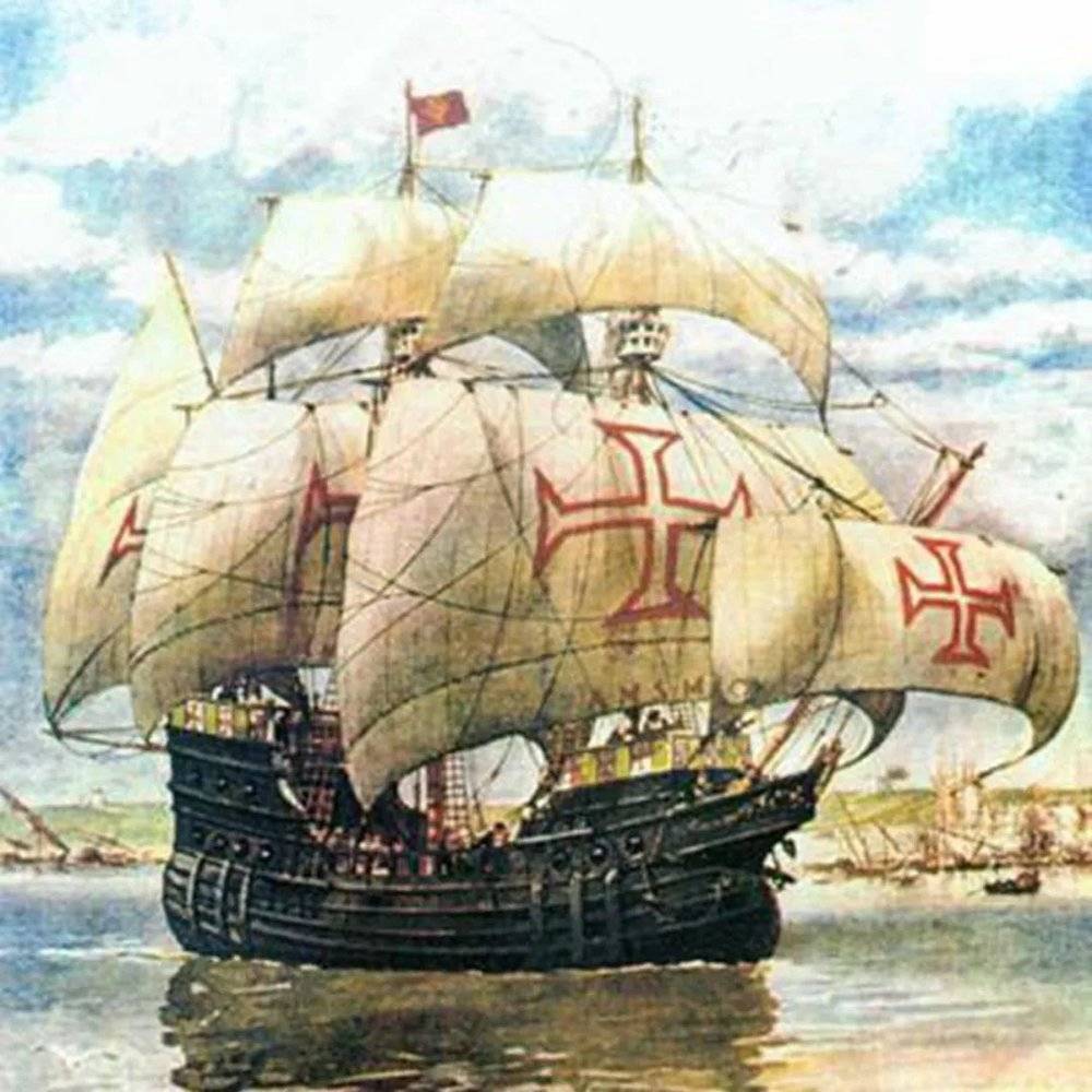 克拉克帆船（Carrack，又译卡瑞克帆船，西班牙语称之为Nao），一种在15世纪盛行于地中海的三桅或四桅帆船，是欧洲史上第一款用作远洋航行的船舰，特征是有着巨大的弧形船尾，以及船首的巨大斜桅。图片来源：Wikipedia