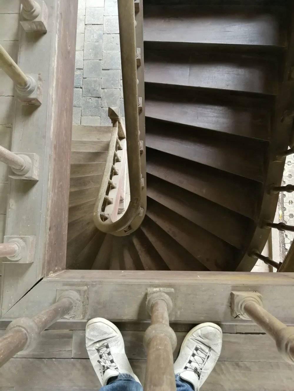 广西龙州，前法国领事馆的木楼梯。<br>