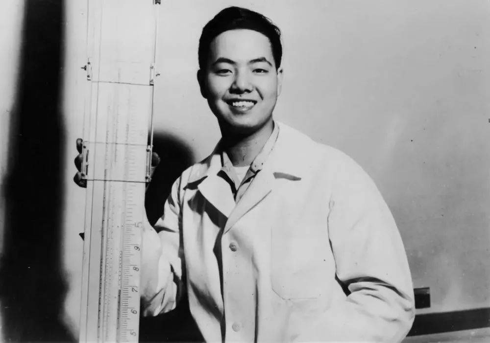 1948年，李政道在芝加哥大学攻读博士。