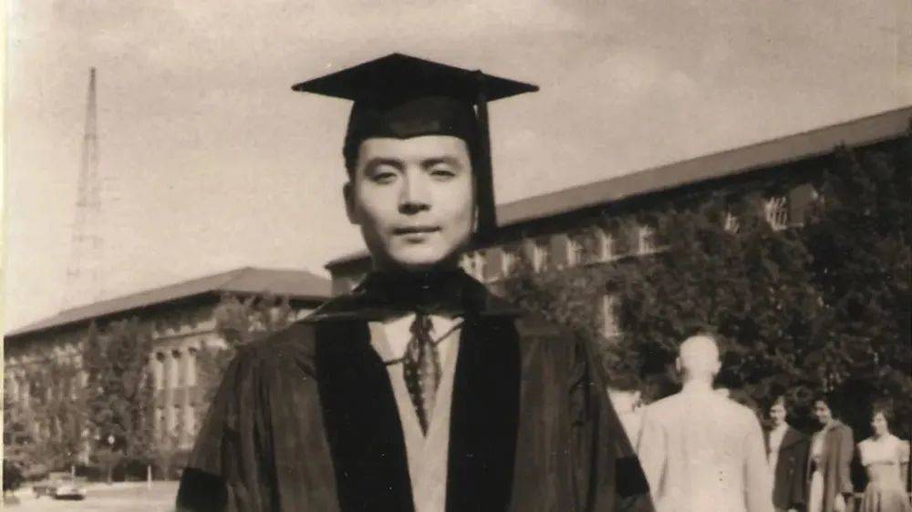 1950年8月，邓稼先获博士学位时摄于美国普度大学。
