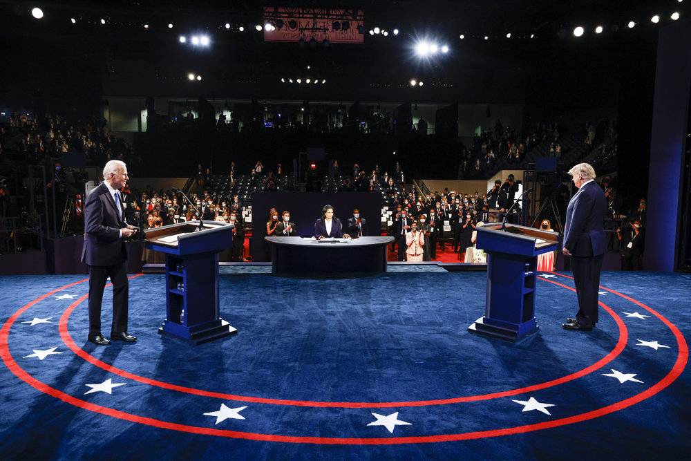 2020年10月22日，美国田纳西州纳什维尔市，美国总统特朗普和民主党总统候选人拜登举行大选前的最后一场电视辩论。