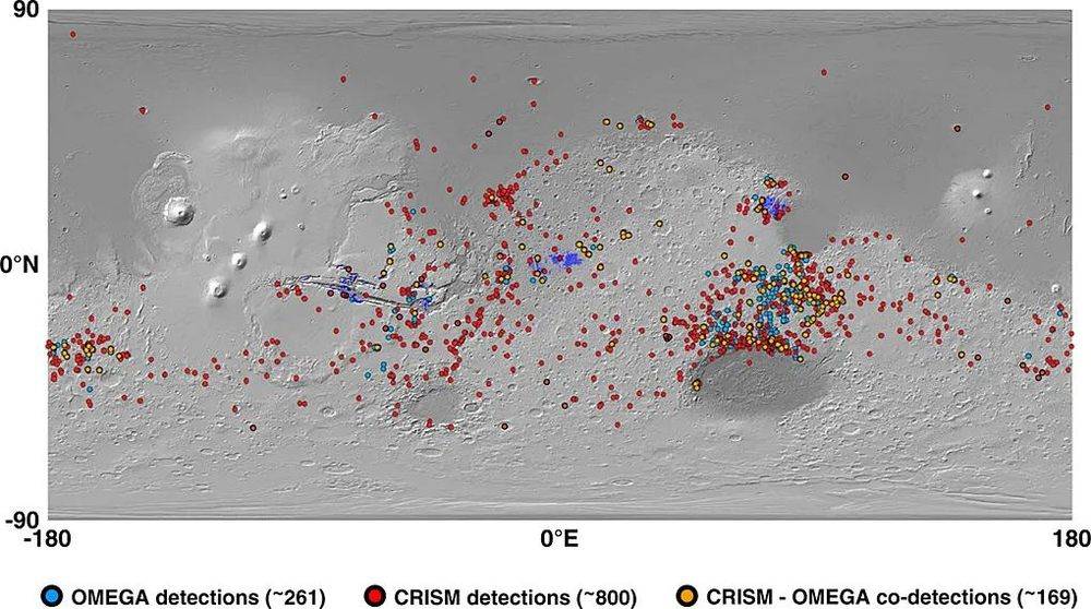 OMEGA光谱仪（蓝点）、CRISM光谱仪（红点）和两者联合（黄点）探测到的火星表面水合矿物分布 | 参考文献 <sup>[5]</sup><br label=图片备注 class=text-img-note>