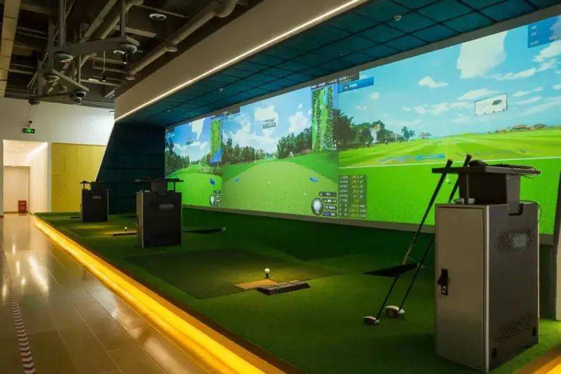 ▲恒奥体育中心的高尔夫打位，使用如歌模拟器。