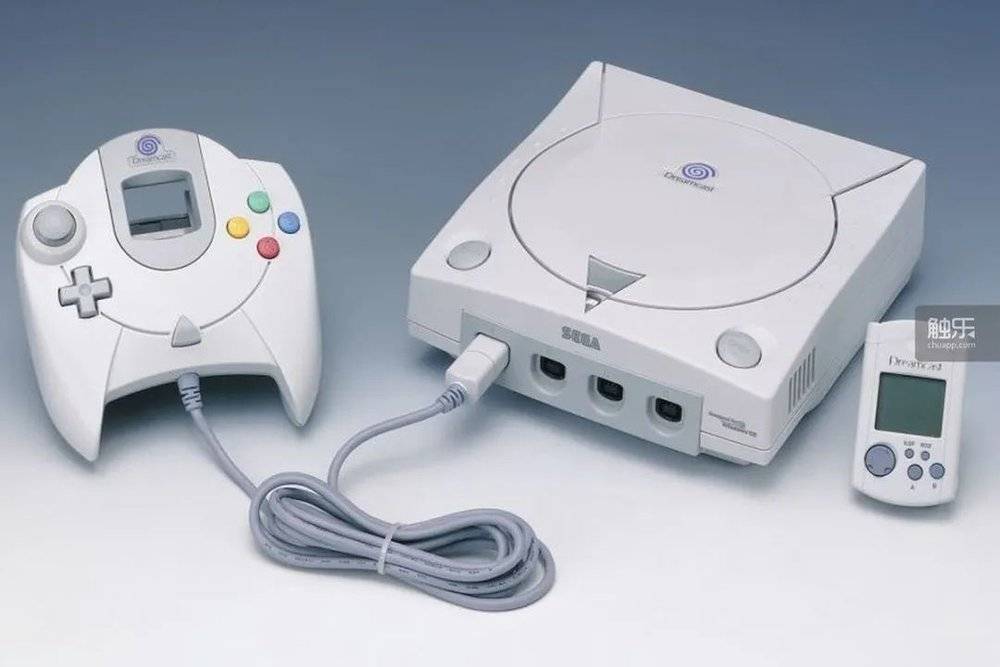 世嘉最后一款主机Dreamcast，1998年发售，2001年停产<br>
