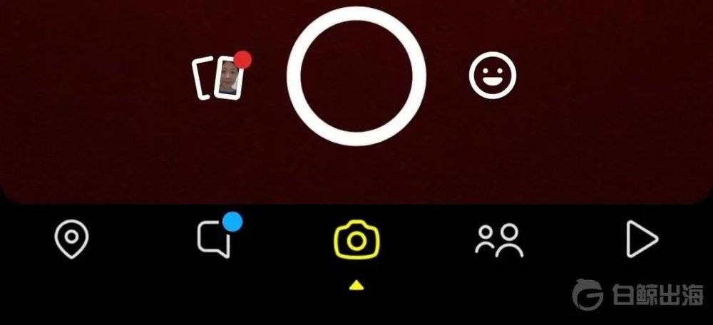 Snapchat 2020 年重大更新前后的界面<br>